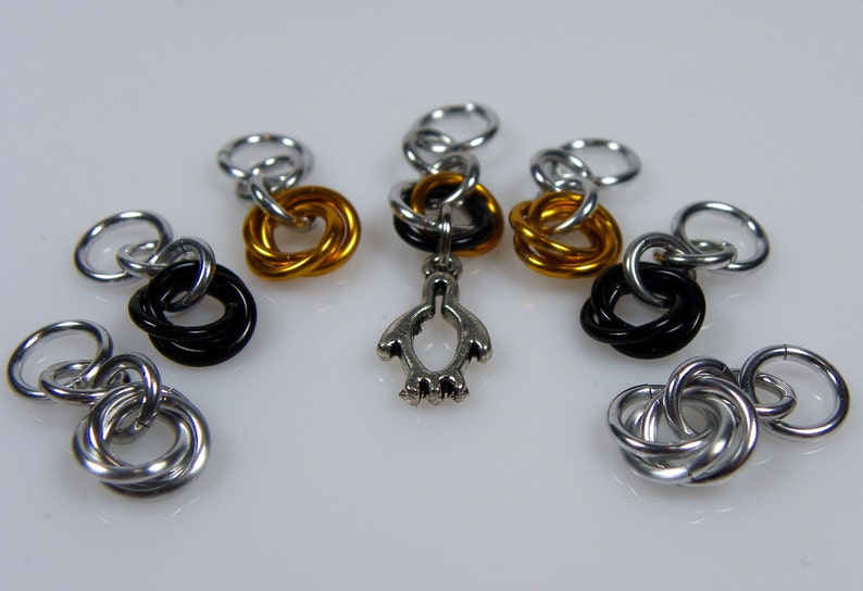 Penguin Stitch Markers Small Knitting Stitch Markers Chainmaille Stitch Markers Sock Stitch Markers Little Stitchmarkers imagem 5