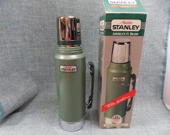 Termo Stanley Aladdin de acero inoxidable de un cuarto de galón, estilo años 70 (nuevo, sin usar), fabricado en EE. UU. Garantía de por vida.