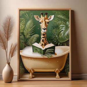 Lámina de jirafa maximalista - Póster de bellas artes caprichoso - Decoración de ratón de biblioteca en la bañera