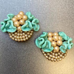 Vintage clip on earrings, lampwork turquoise glass beads, and faux pearls, French 1930s glamour and class, hand wired