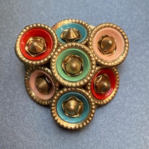 Pinza de piel vintage Art Deco checa esmaltada en tono dorado, hermosa pieza en excelentes condiciones, hermosos colores de esmalte, rojo, azul, verde