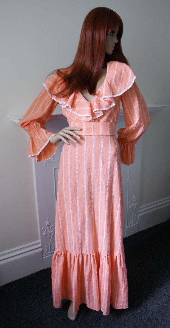 Annie Gough at Gemini peach seersucker vintage 19… - image 2