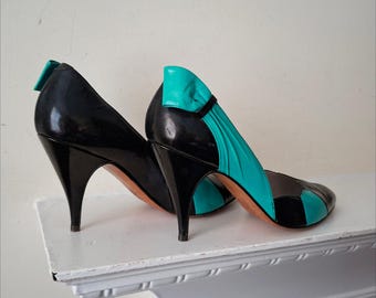 Vintage 1980s Renata Made in Italy black and turquoise stiletto shoes 36