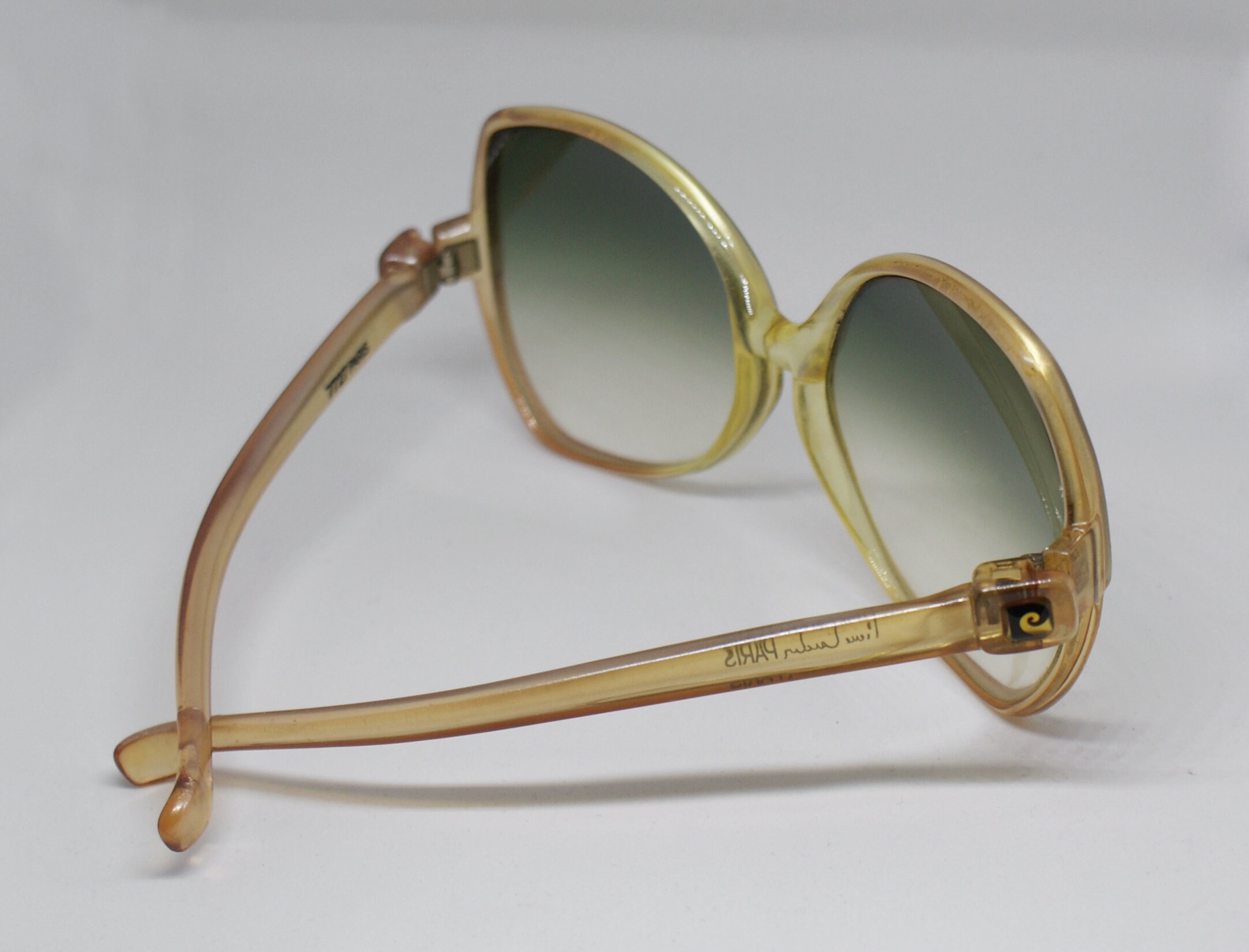 Pierre Cardin Glam Oversized Yellow Original 1970s Vintage  display picture 3