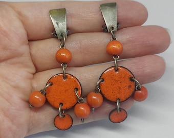 Brutalist orange enamel 1960s/1970s dangle chandelier clip earrings