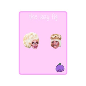 Trixie et Katya - votre choix de boucles d&#39;oreilles clous ou pendantes en titane