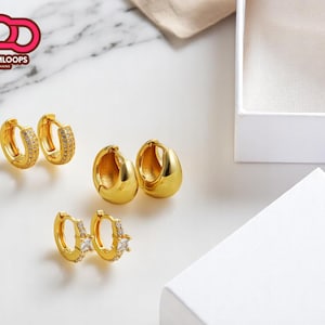 Set di orecchini a cerchio Huggie spessi / 3 paia di orecchini a cerchio con cristalli CZ / Gioielli leggeri e piccoli impilabili, regalo / Delicati accessori per le orecchie di tutti i giorni
