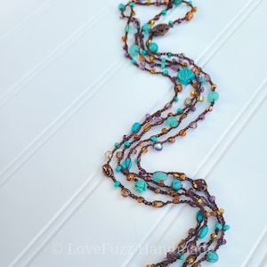 Lange Glasperlenkette: Aqua, Lavendel, Kupfer gehäkeltes Wickelarmband