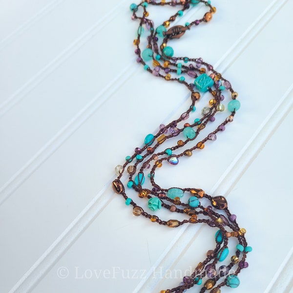 Lange Glasperlenkette: Aqua, Lavendel, Kupfer gehäkeltes Wickelarmband