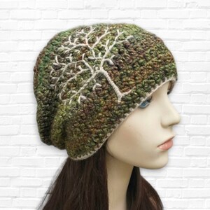 Women&#39;s Winter Hat with Tree Embroidery, Slouchy Hat with Tree of Life, Green Red Purple Beige, Boho Winter Hat, Slouch Hat, MADE TO ORDER