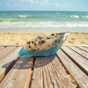 Self Draining Resin Soap Dish: Polished Stone & Crystal Inclusions