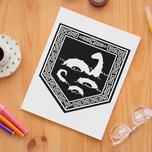 Sticker Cryptid Kiss-Cut, Sticker monstre du Loch Ness, Sticker vinyle Nessie mignon, Sticker pour ordinateur portable noeud celtique écossais, Sticker bouteille d'eau irlandaise