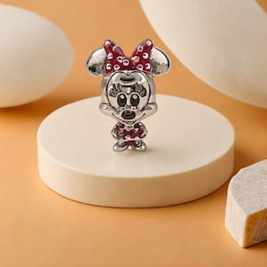 Minnie Mouse gestippelde jurk en strikbedel, zoete herinneringen kindertijdbedel, populaire zilveren cartoonkralen voor dochter.