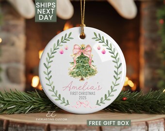 Adorno navideño personalizado con lazo rosa para bebé, adorno navideño personalizado para niña, adorno navideño personalizado con acuarela rosa, regalo navideño.