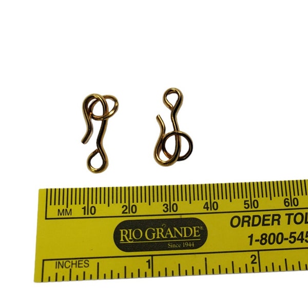 13mm Gold Plated Sheperds Hook Style Clasp, hook-and-eye, Shepherds hook - gold-plated brass, 13x9mm with 8mm loop. Sold per pkg of 25.