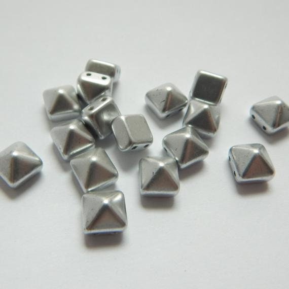 8pcs Matte Large Square Pyramid Stud 2 Two Hole Czech Glass Beads 12mm