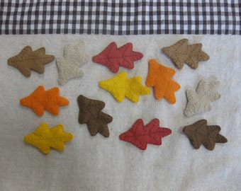 Felt autumn oak leaves