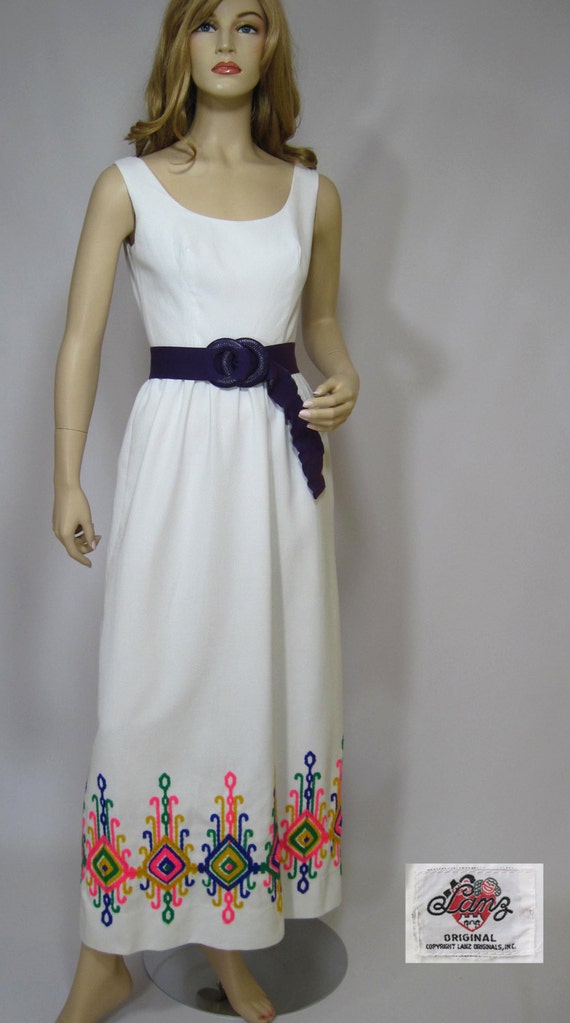Vintage 70s Dress White Pique Ethnic Yarn Embroid… - image 6