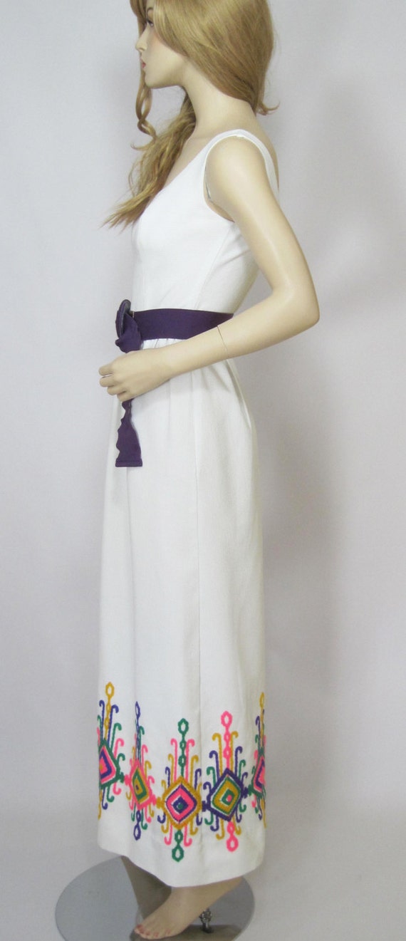 Vintage 70s Dress White Pique Ethnic Yarn Embroid… - image 4