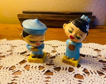 Vintage Occupied Japan Kissing Bobbleheads: Mid-Century Kitsch Asian Inspired Figurines