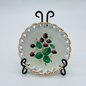 Vintage Italian Reticulated Woven Edge Plate of Berries Farmhouse Shabby Chic Rustic Provencal