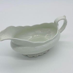 Antique W H Grindley England White Gravy Sauce Boat Traditional Vintage Shabby Chic