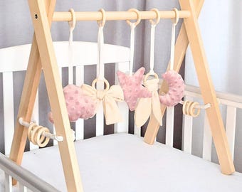 Palestra per bambini in legno con giocattoli sensoriali, centro attività Montessori