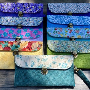 Cartera continental larga de tela con cierre a presión, hecha a mano, acolchada, con soporte para teléfono, organizador de tarjetas y efectivo, ideal como regalo.