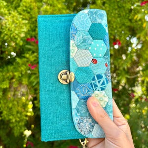 Hexagon Patchwork Wristlet Wallet: Handmade Quilted Cotton Long Wallet with Press-Lock, Soft Phone Case