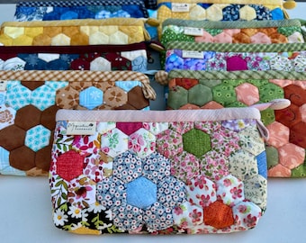 Hexagon Patchwork Wristlet Wallet: Handmade Floral Quilted Cotton Zipper Pouch with Wrist Strap