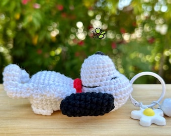 Crochet Snoopy Keychain: Handmade Amigurumi Dog Bag Charm for Peanuts Fans