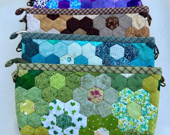 Hexagon Patchwork Crossbody Bag: Handmade Floral Quilted Cotton Shoulder Purse with Zipper