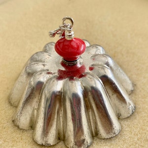 5 Perfume Bottle Charm / Jewelry / Dollhouse Mini / Diorama / Charm Bracelets