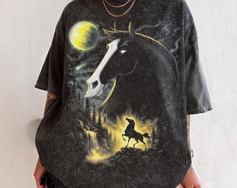 Khan Horse Howling to the Moon T-shirt, Magical Mulan Horse Funny Tee, Khan 90s Full Moon Animals Kingdom Top Wear