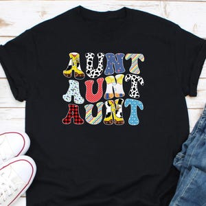 Toy Friends Auntie Shirt, Auntie Birthday gift, Wavy Letter Auntie shirt, Gift For Aunt tee, Family Vacation, Vacay Mode