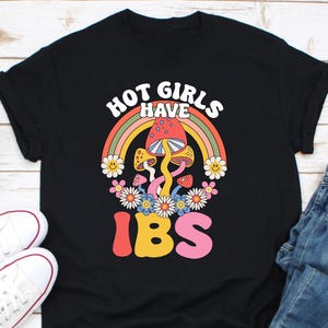 Camiseta de chicas calientes con síndrome del intestino irritable, regalo para sobrevivientes de dolor de estómago, camiseta con dolor de estómago, camiseta con problemas de estómago por enfermedad de Crohn