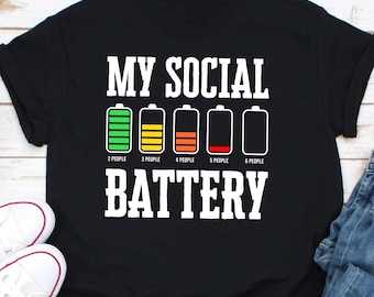 私のソーシャルバッテリー、面白い内向的なシャツ、低エネルギーTシャツ、反社会的Tシャツ、面白い内向的なギフト、内向的な人へのギフト、反社会的ジョーク