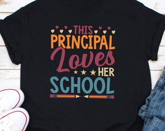 Ce directeur aime sa chemise d'école, chemise de directeur d'école, chemise d'appréciation de directeur d'école, chemise de président d'école, chemise d'amour de directeur d'école