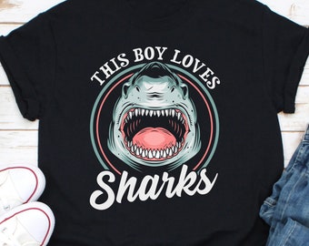 Este menino adora camisa de tubarão, camisa de tubarão branco, camisa temática do oceano, camisa de amante de tubarão, camisa de tubarão, camisa de barbatana de tubarão, camisa de vida de tubarão