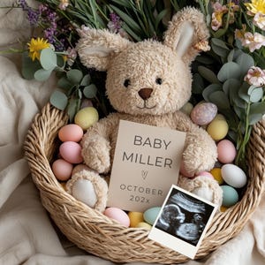 Oster-Teddybär Digitale Schwangerschaftsankündigung Bearbeitbare Vorlage Ostereier Korb Frühlingsblumen Baby, die Erwartung offenbaren Social Media