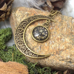 Necklace "Gealaí" Celtic Moonlight - Holographic effects on the cabochon : colors change & Bronze image 8