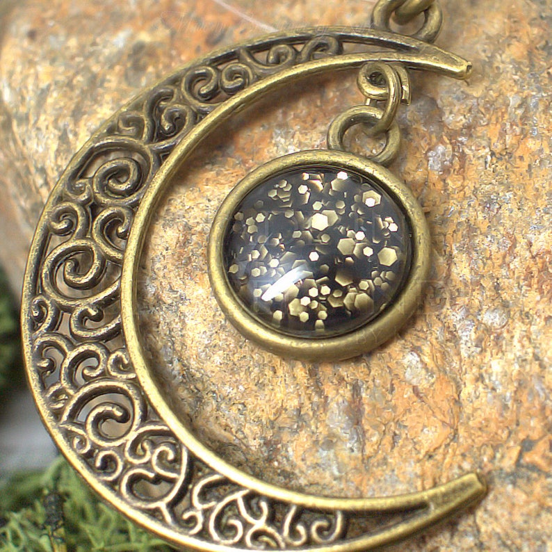 Necklace "Gealaí" Celtic Moonlight - Holographic effects on the cabochon : colors change & Bronze image 7