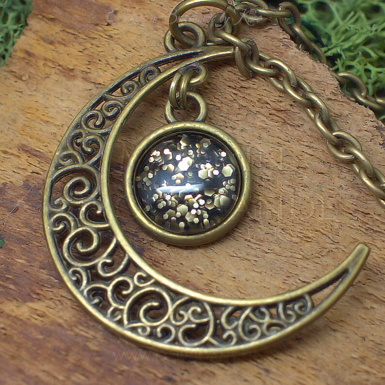 Necklace "Gealaí" Celtic Moonlight - Holographic effects on the cabochon : colors change & Bronze image 9
