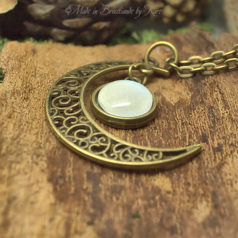 Necklace "Gealaí" Celtic Moonlight - Holographic effects on the cabochon : colors change & Bronze image 5
