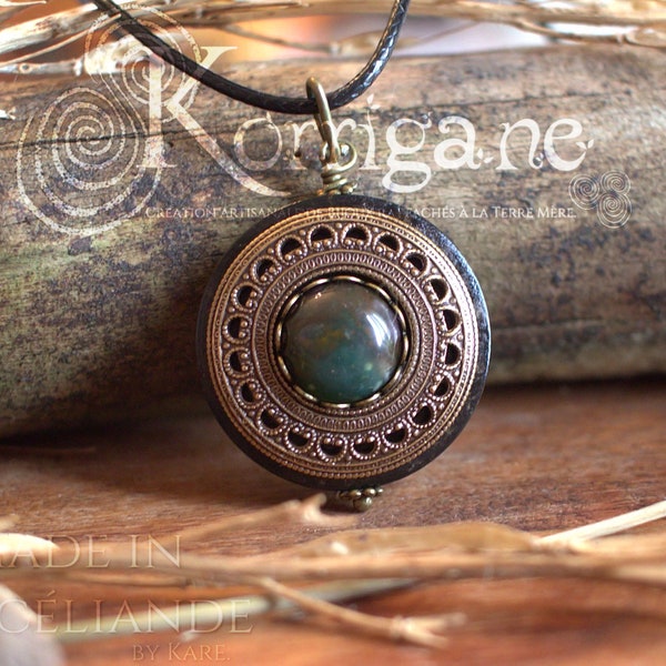 Protection Necklace Pendant 'Amddiffyn' Amulet with moss agate, Protection talisman