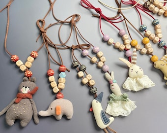 Collier personnalisé avec prénom, collier pour enfant avec perles en bois et cordon en cuir réglable, ensemble assorti mère-enfant, cadeau pour bébé et enfant