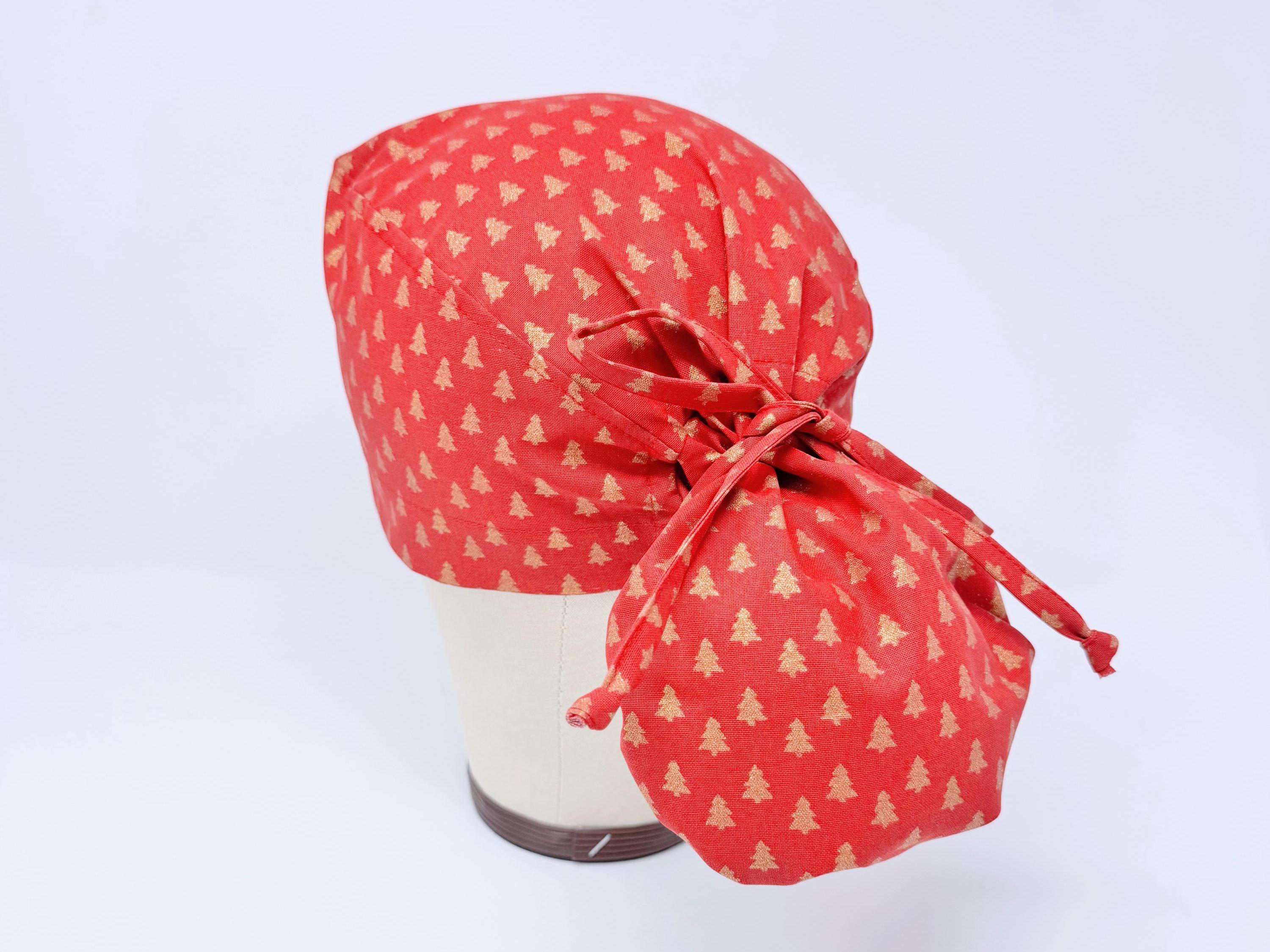 Christmas trees Ponytail Scrub Cap for Women – Surgical hat for Long Hair with Satin Lining. Winter scrub Cap. Gold trees.