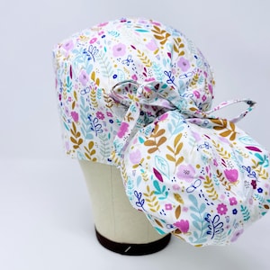 Floral Ponytail Scrub Cap for Women – Satin Lined Ponytail scrub cap for long hair. Summer scrub cap.