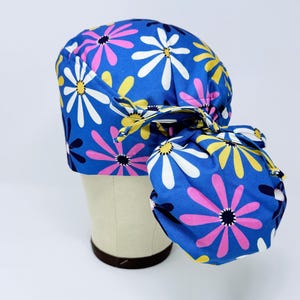 Floral Ponytail Scrub Cap - Daisy Surgical Cap for Women with Satin Lined Option. Blue