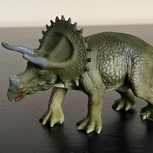 Triceratops Dinosaur - Resin 3D Printed Jurassic Miniature Dinosaur Model - Highly detailed Figurine TableTop Gaming - Childs Birthday Gift